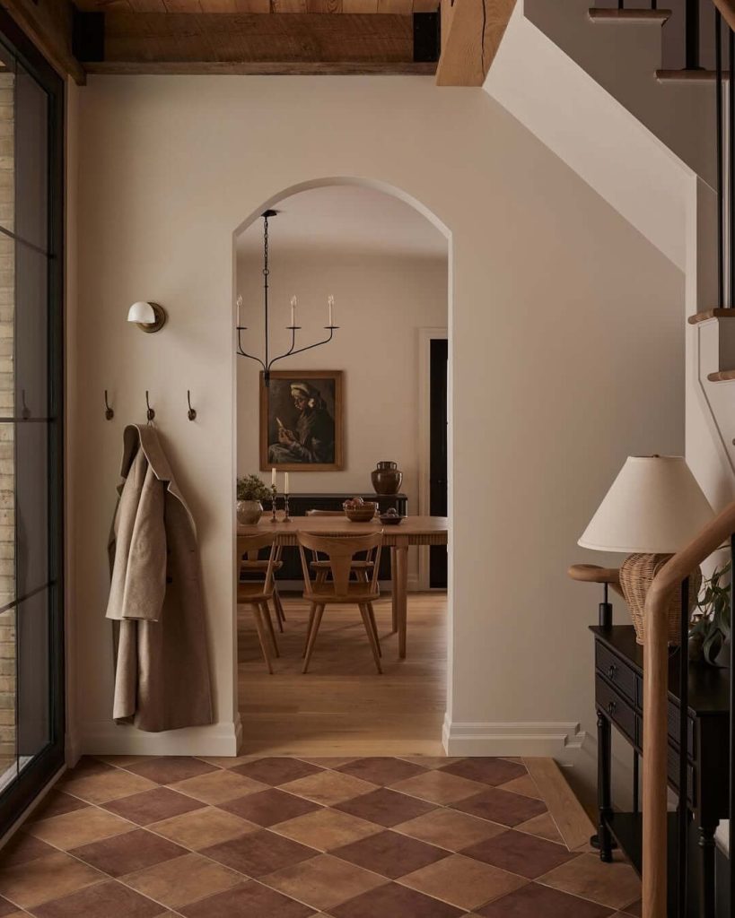 5. Old-World Elegance with Modern Structure