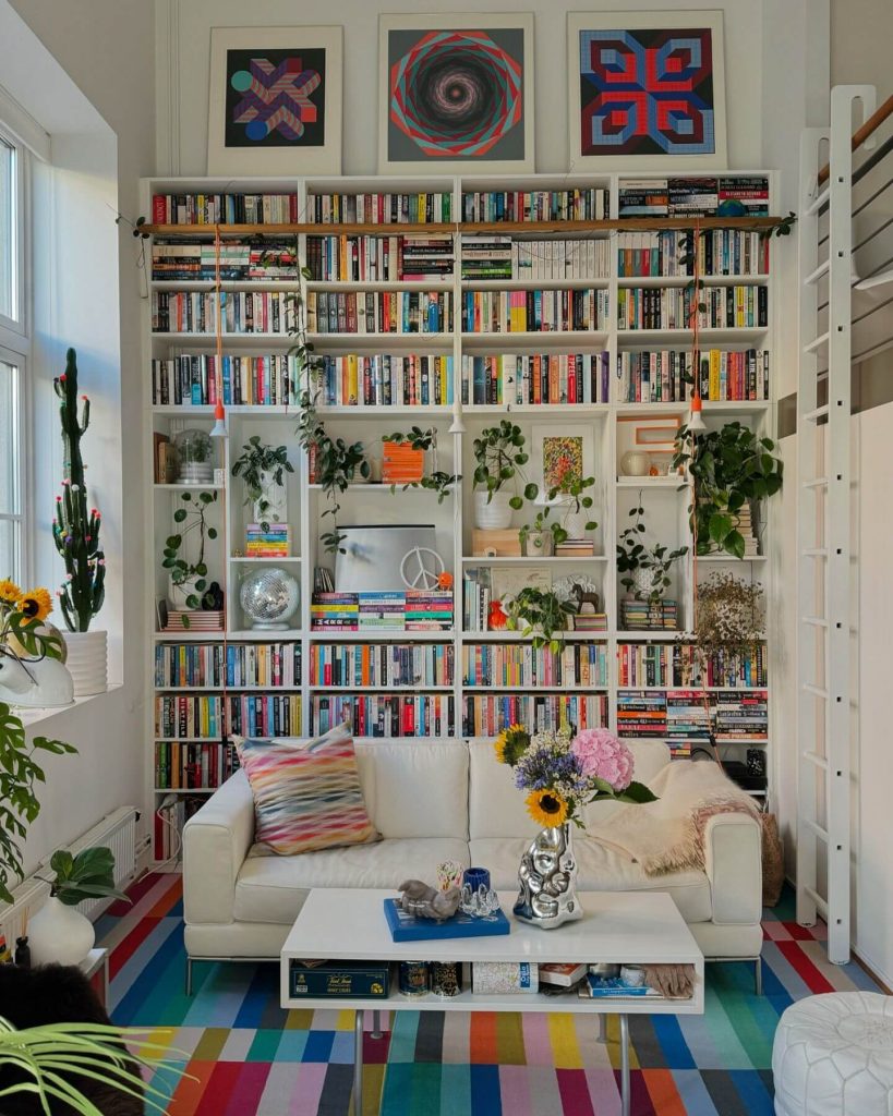 Multifunctional Bookshelves for Living Rooms