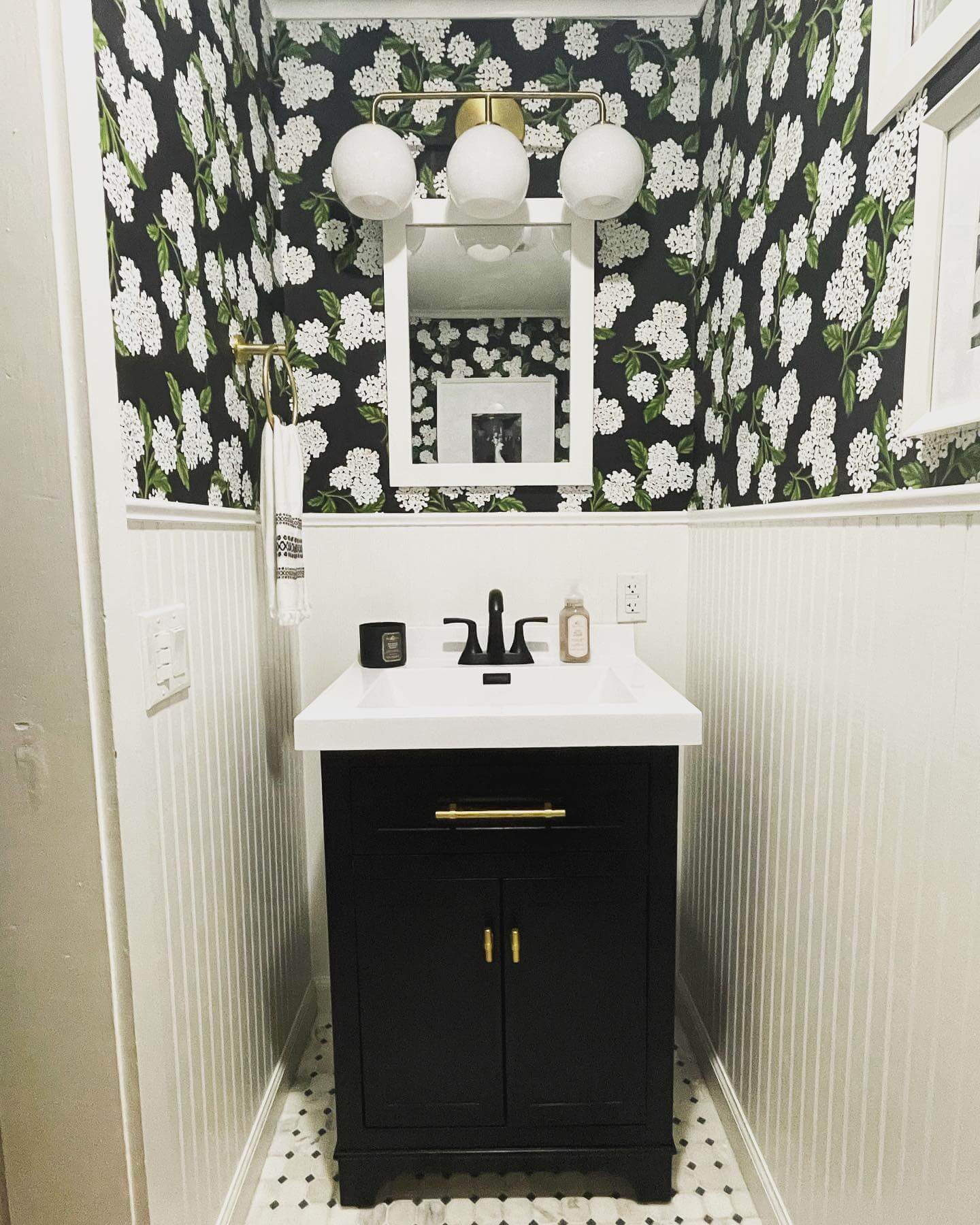19+ Small Half Bathroom Ideas to Maximize Space - Evinco Design