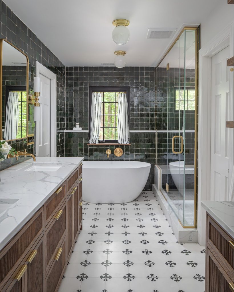 Bold Green and White Contrast in Shower Design