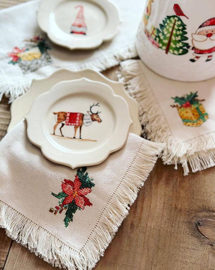 Charming Christmas-Themed Plates and Napkins