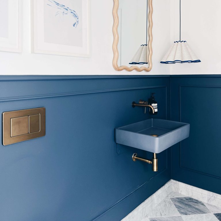 Chic Coastal Blue Vanity with Wavy Details