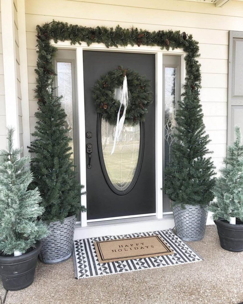 Classic Evergreen Wreath with Festive Garland