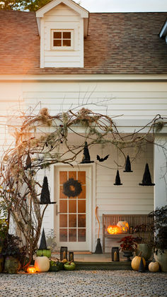 Halloween Themed Porch Decor