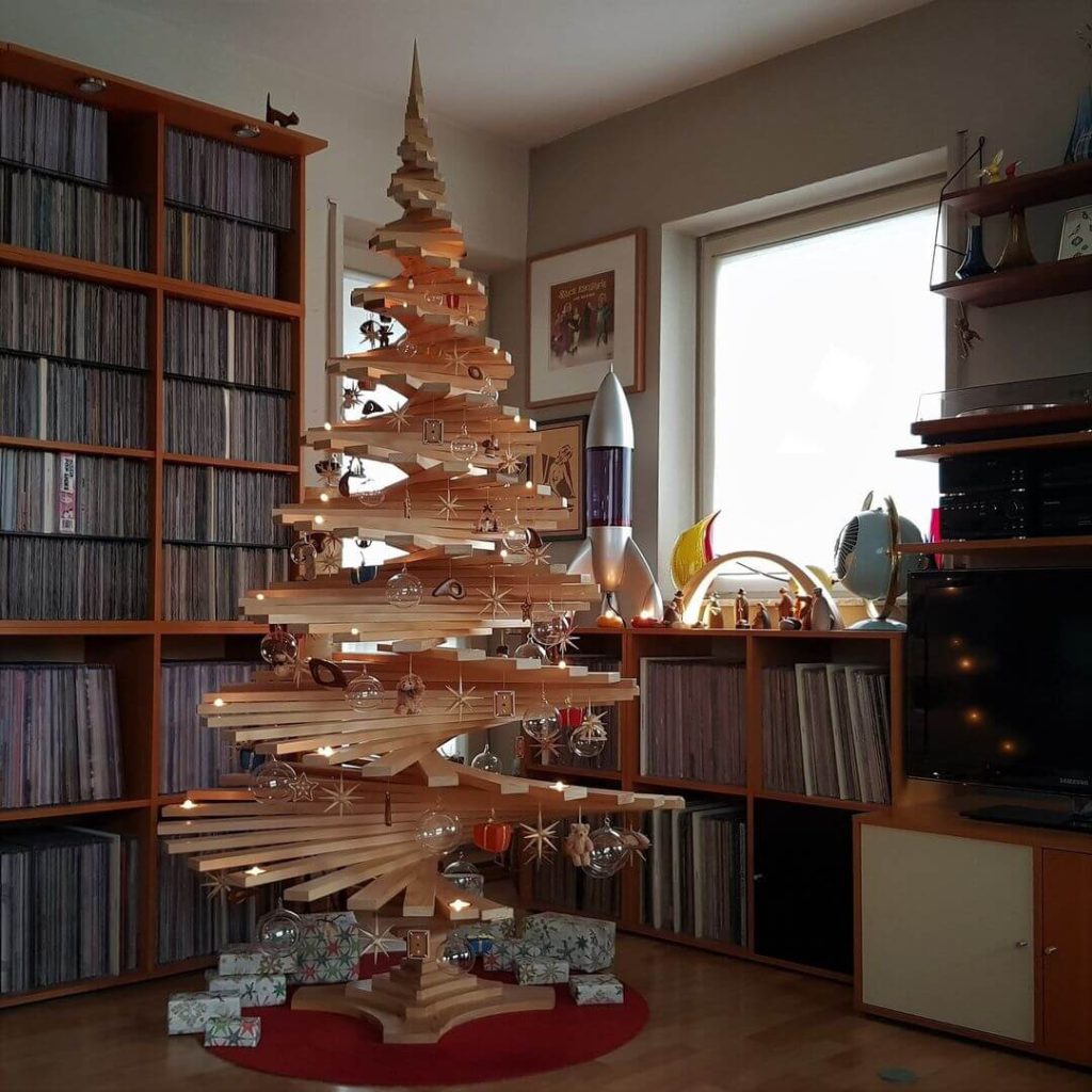 Modern Spiral Wooden Christmas Tree Design