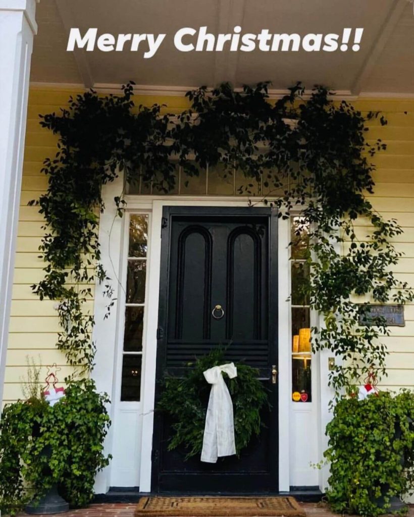 Natural Garland with Minimalistic Green Wreath