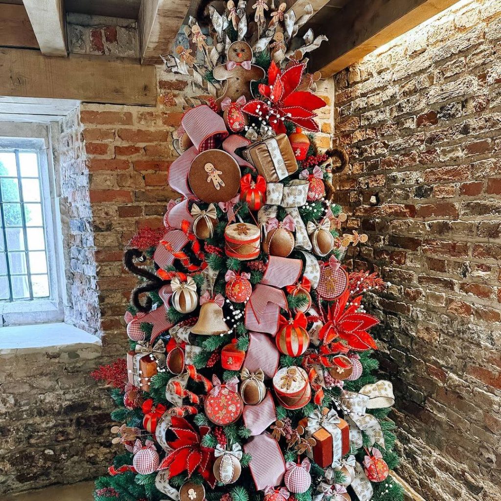 Rustic Gingerbread Christmas Tree