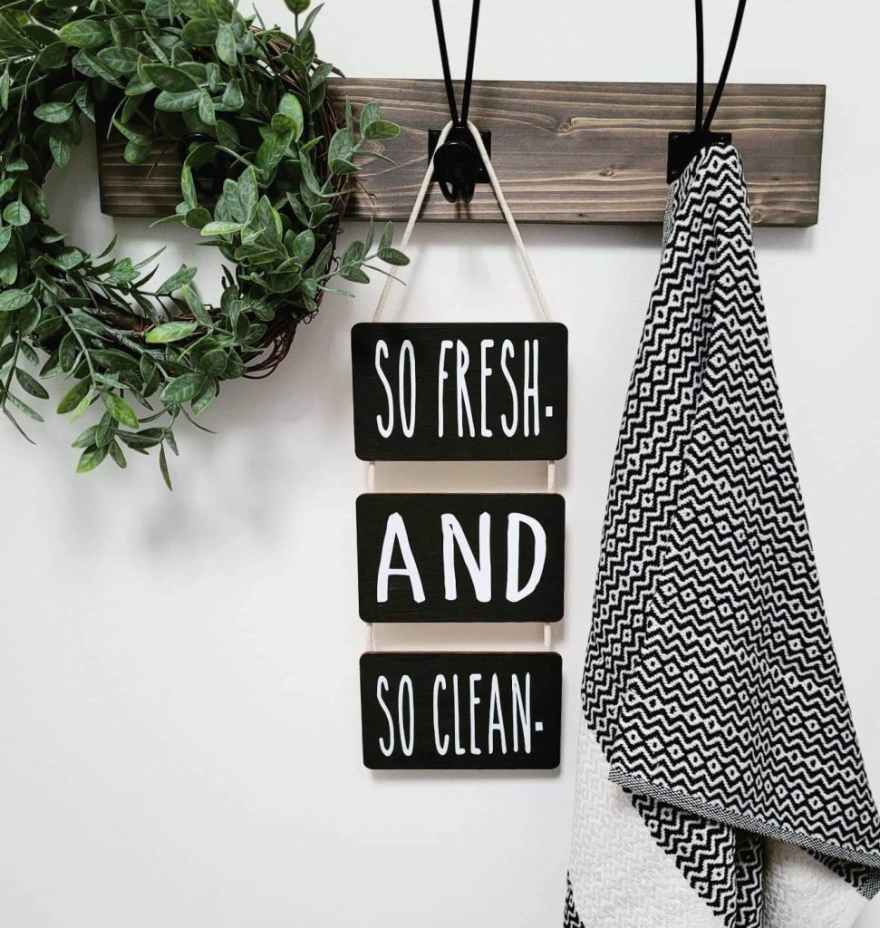 Rustic Greenery Wall Hanging with Modern Towels