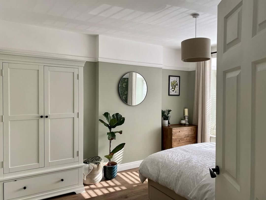 17+ Sage Green Bedroom Ideas: DIY Tips and Decor Inspiration - Evinco Design