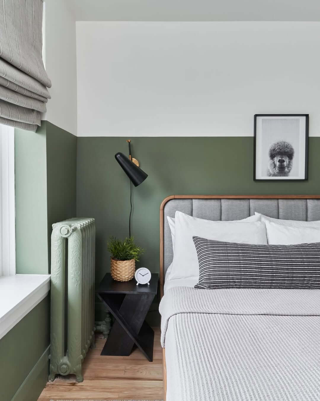 17+ Sage Green Bedroom Ideas: DIY Tips and Decor Inspiration - Evinco ...