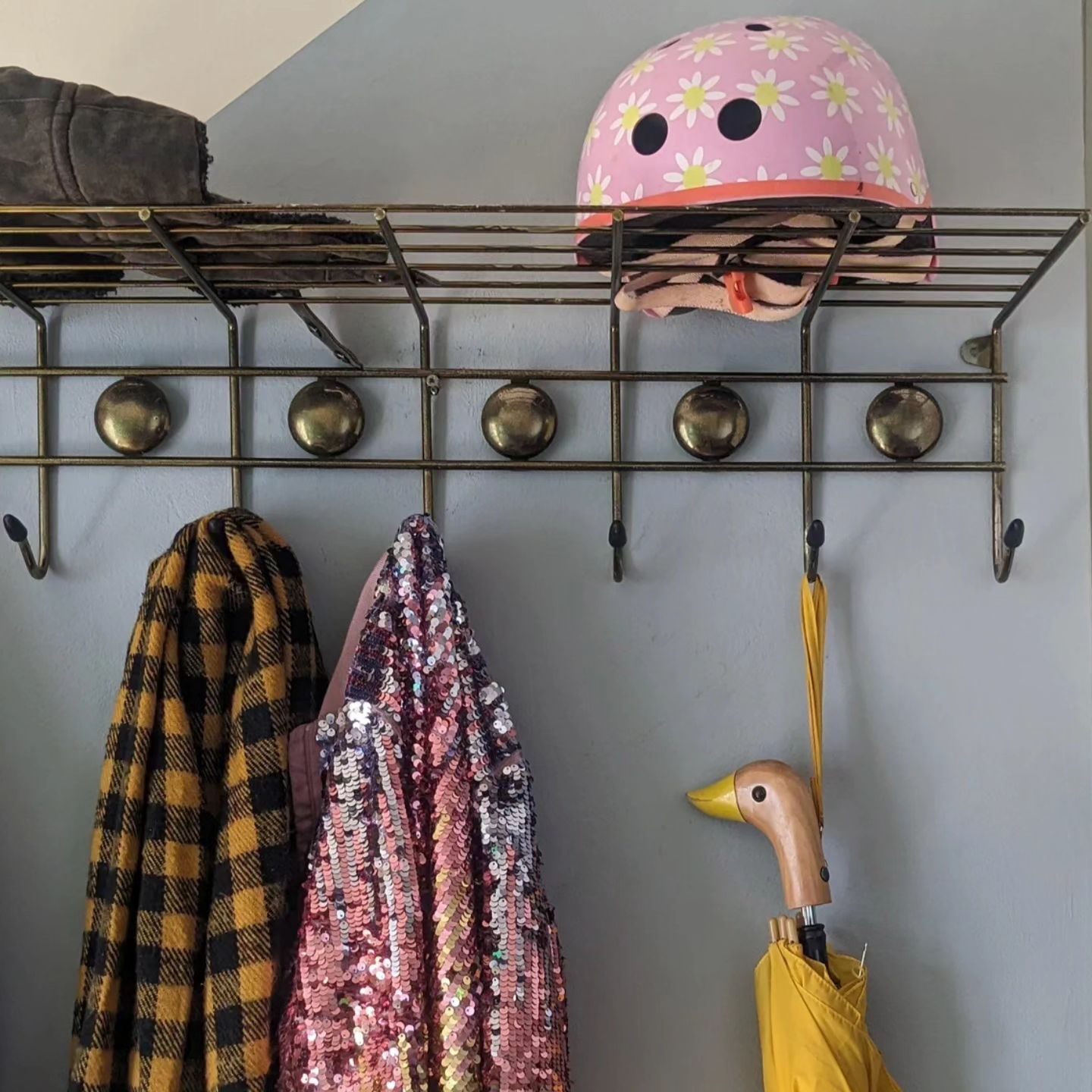 23+ Trendy Bathroom Towel Rack Ideas Using Wood, Metal, and More ...