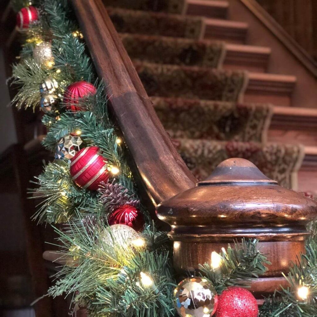 Classic Stair Rail Garland with Ornaments