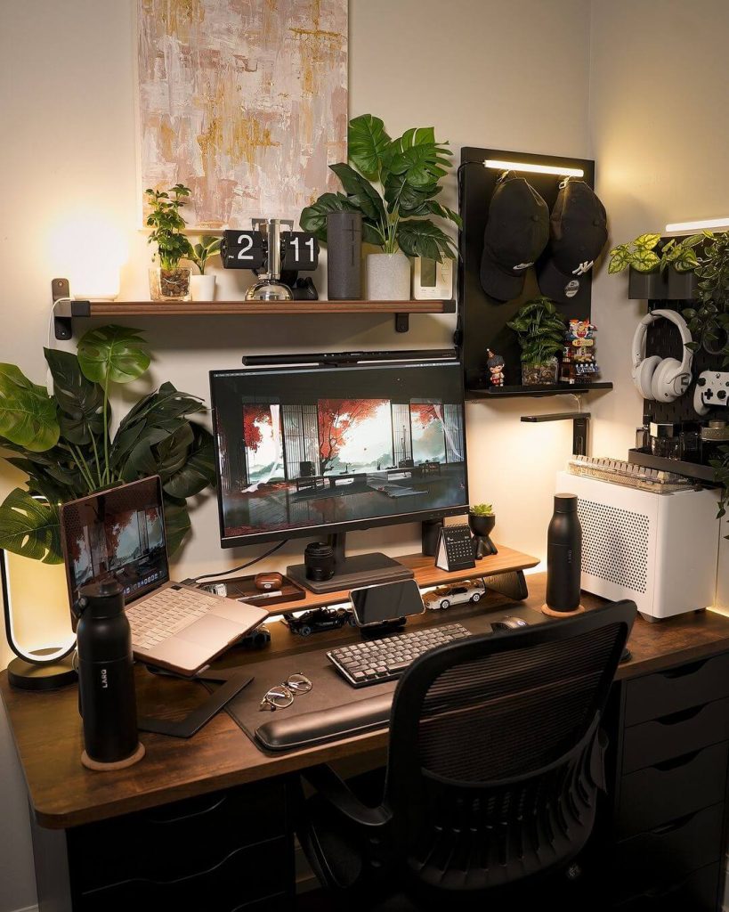 Cozy and Tech-Savvy Home Office