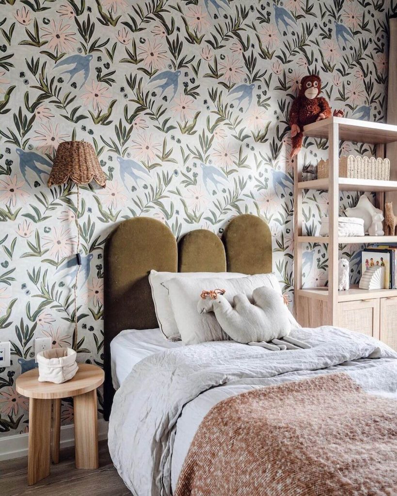 Floral-Inspired Kid's Bedroom with a Touch of Nature