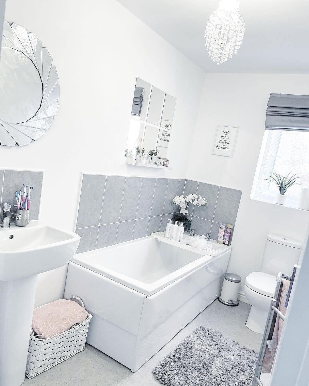 25+ Grey And White Bathroom Ideas: Balancing Minimalism with Comfort ...