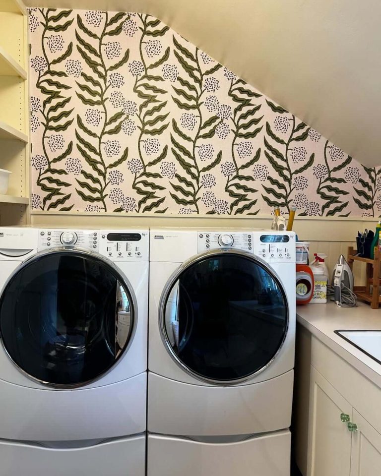 27+ Laundry Room Wallpaper Ideas for a Chic & Modern Look