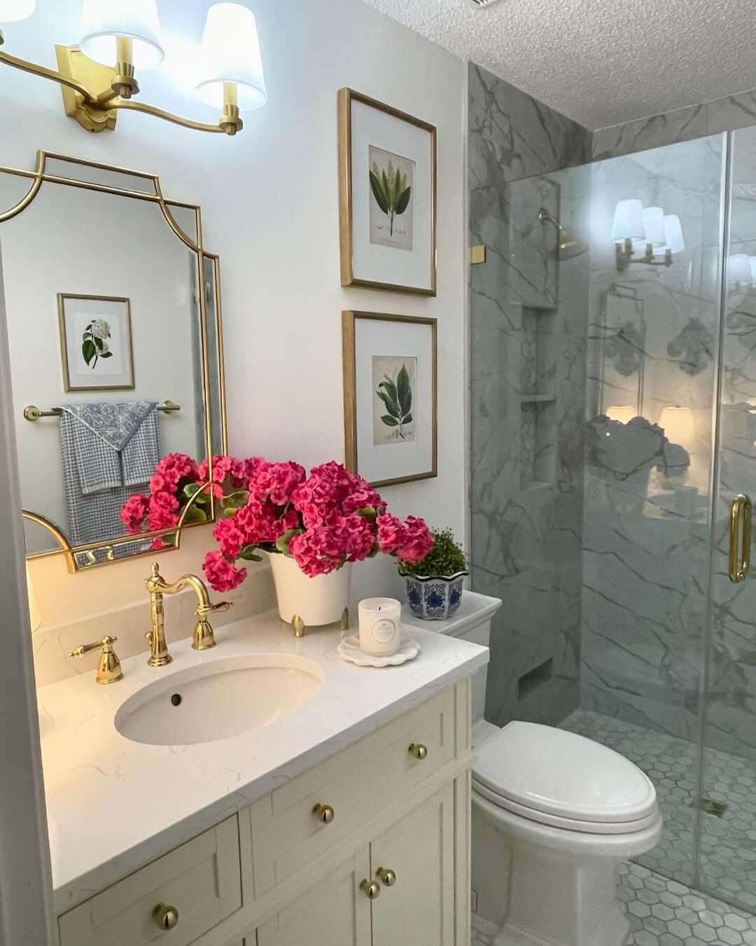 27+ Best White Bathroom Designs for a Clean & Chic Aesthetic