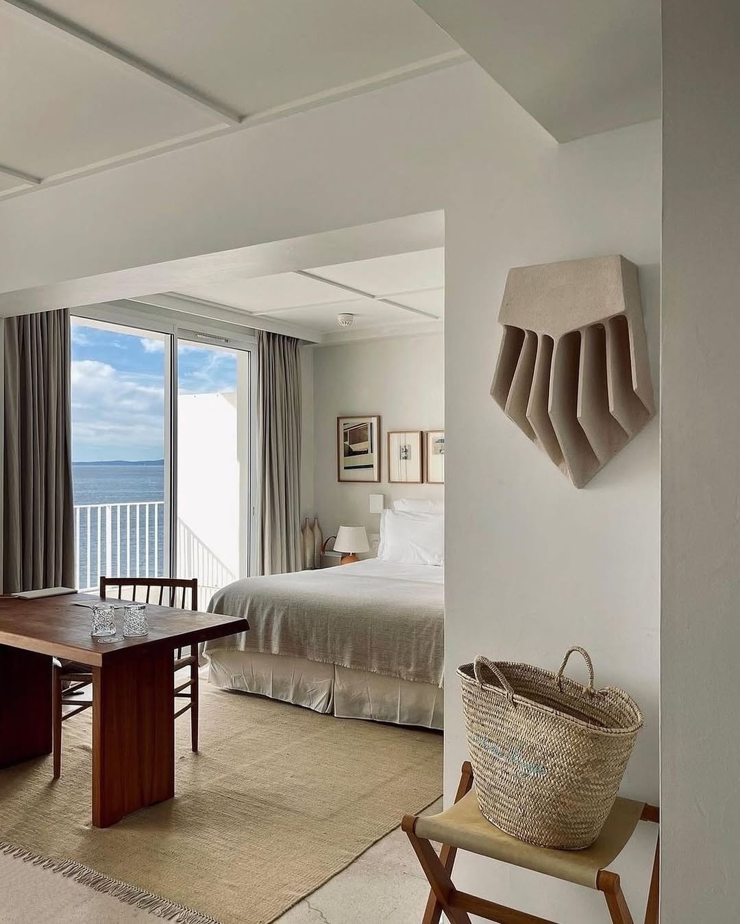 21+ Best Bedroom Corner Designs for Small & Large Spaces