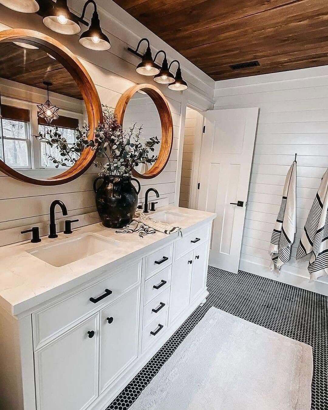 22+ Modern Farmhouse Bathroom Ideas That Are Timeless - Evinco Design