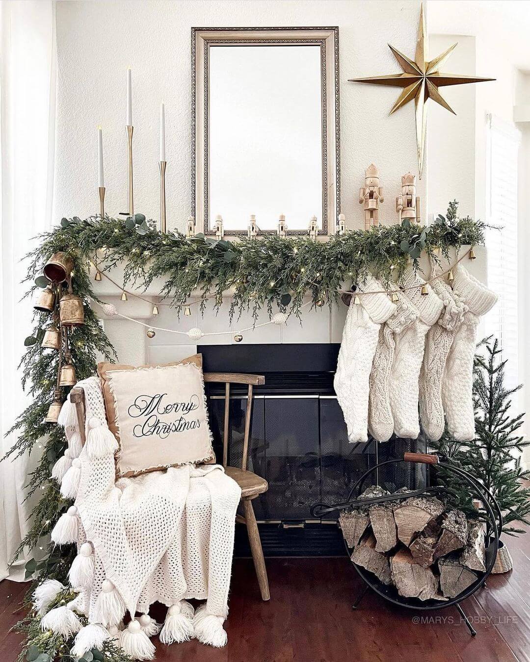 22+ Simple and Modern Christmas Farmhouse Decor Ideas for a Charming ...