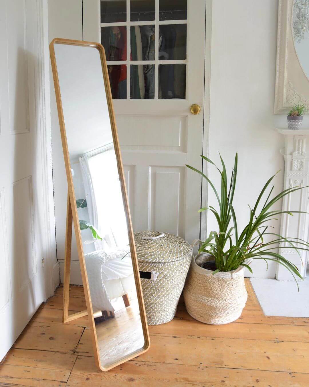 25+ Bedroom Floor Mirror Ideas for a Chic & Spacious Look