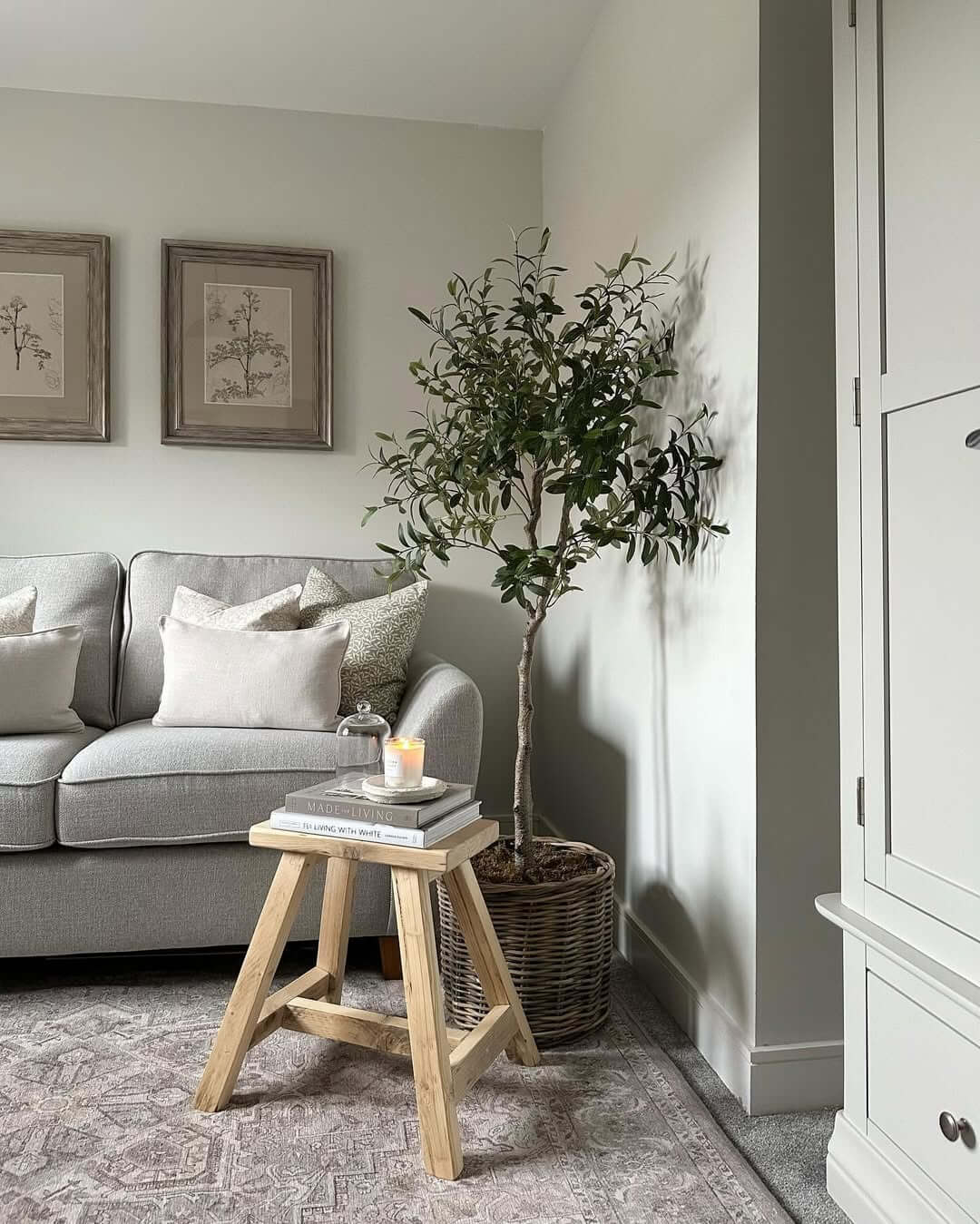 View of Best 29+ Small Living Room Decor Tips for a Spacious Feel