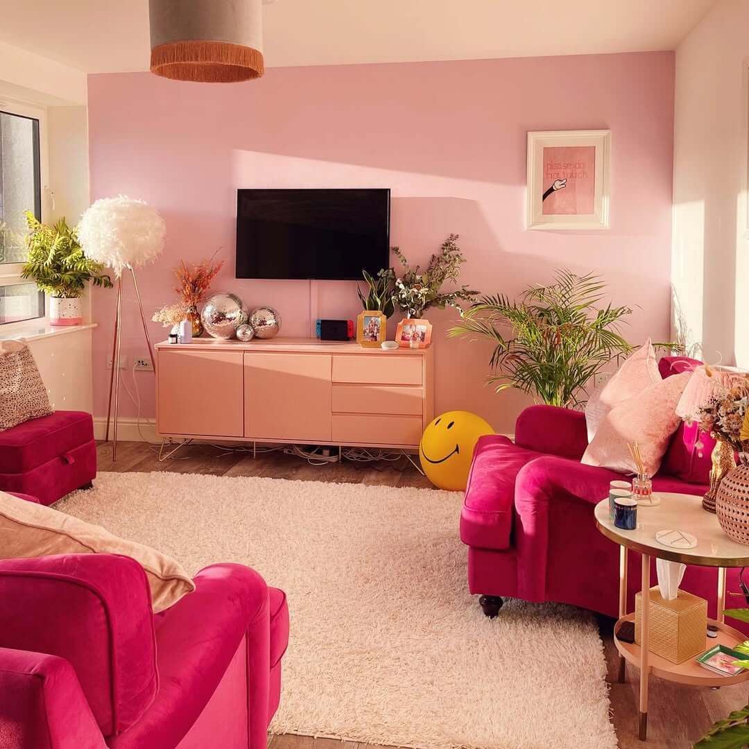 29+ Pink Living Room Ideas for a Modern & Feminine Touch