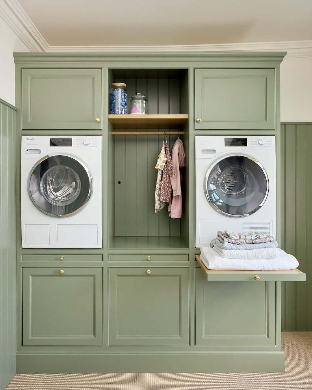 15+ Smart Laundry Room Hanging Ideas to Maximize Space & Function