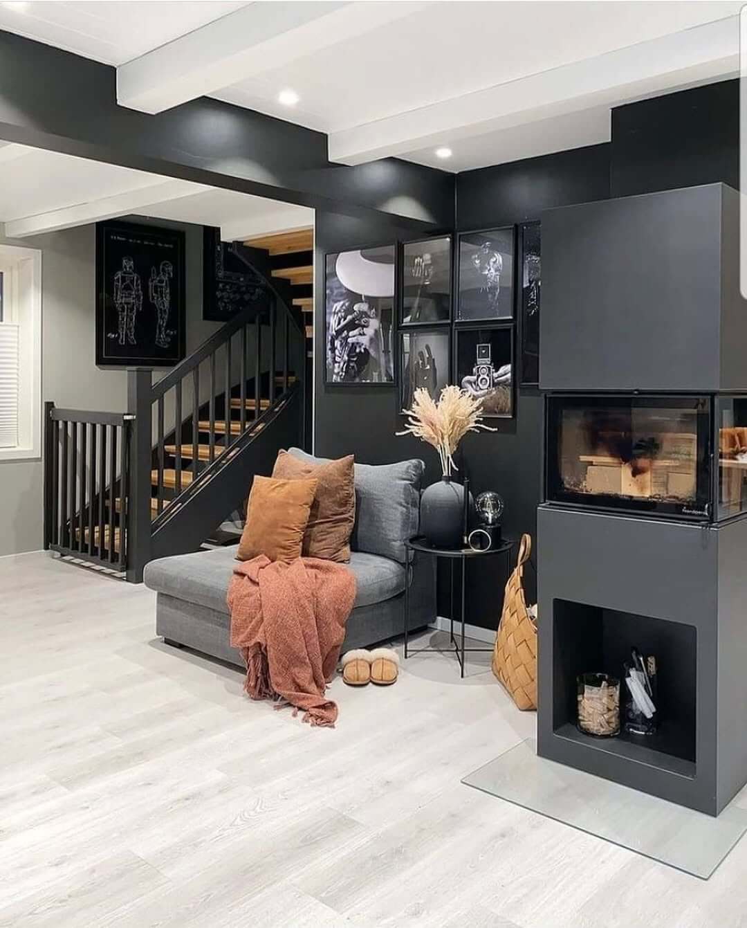 Best 33+ Black Living Room Designs for a Luxurious Aesthetic