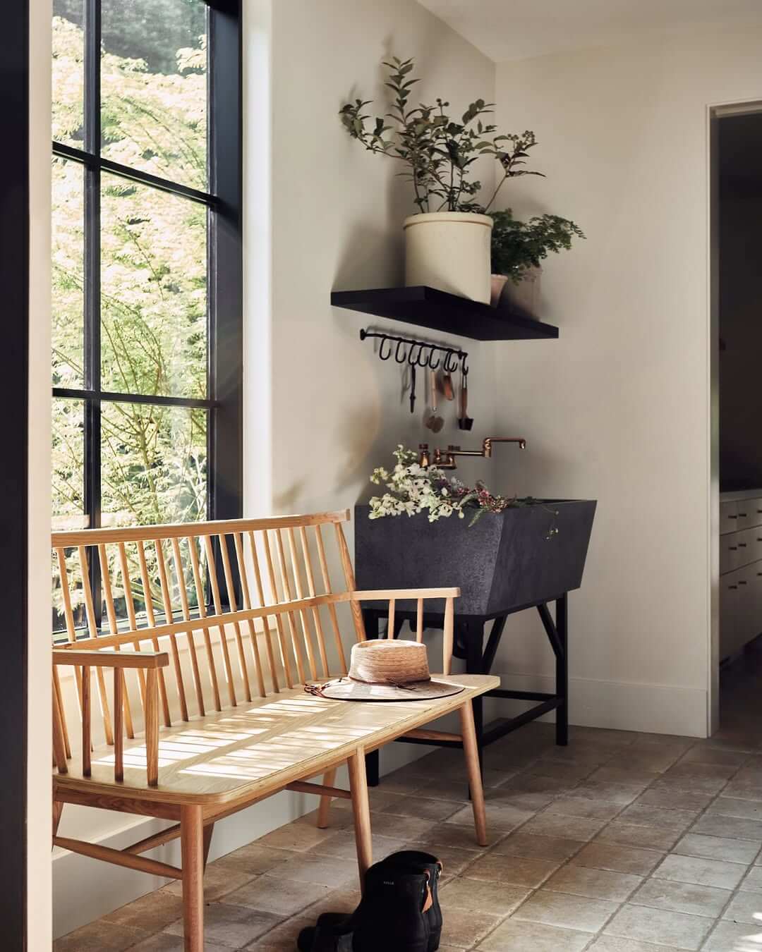 Curated visual reference: Picture Idea: 19 Stunning Entryway Ideas To Make A Great First Impression