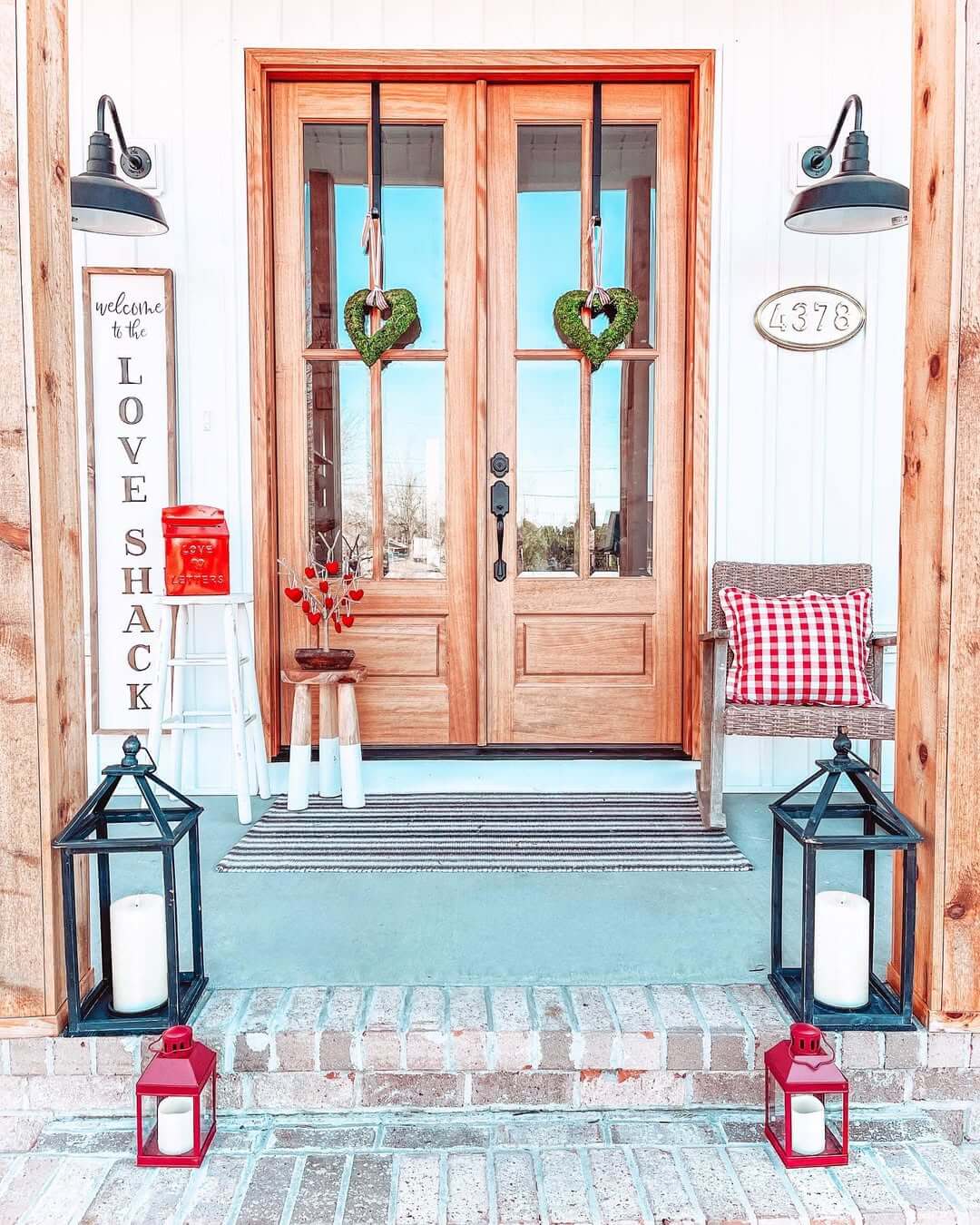 23+ Stunning Farmhouse Valentine Décor Ideas for a Cozy & Romantic Home