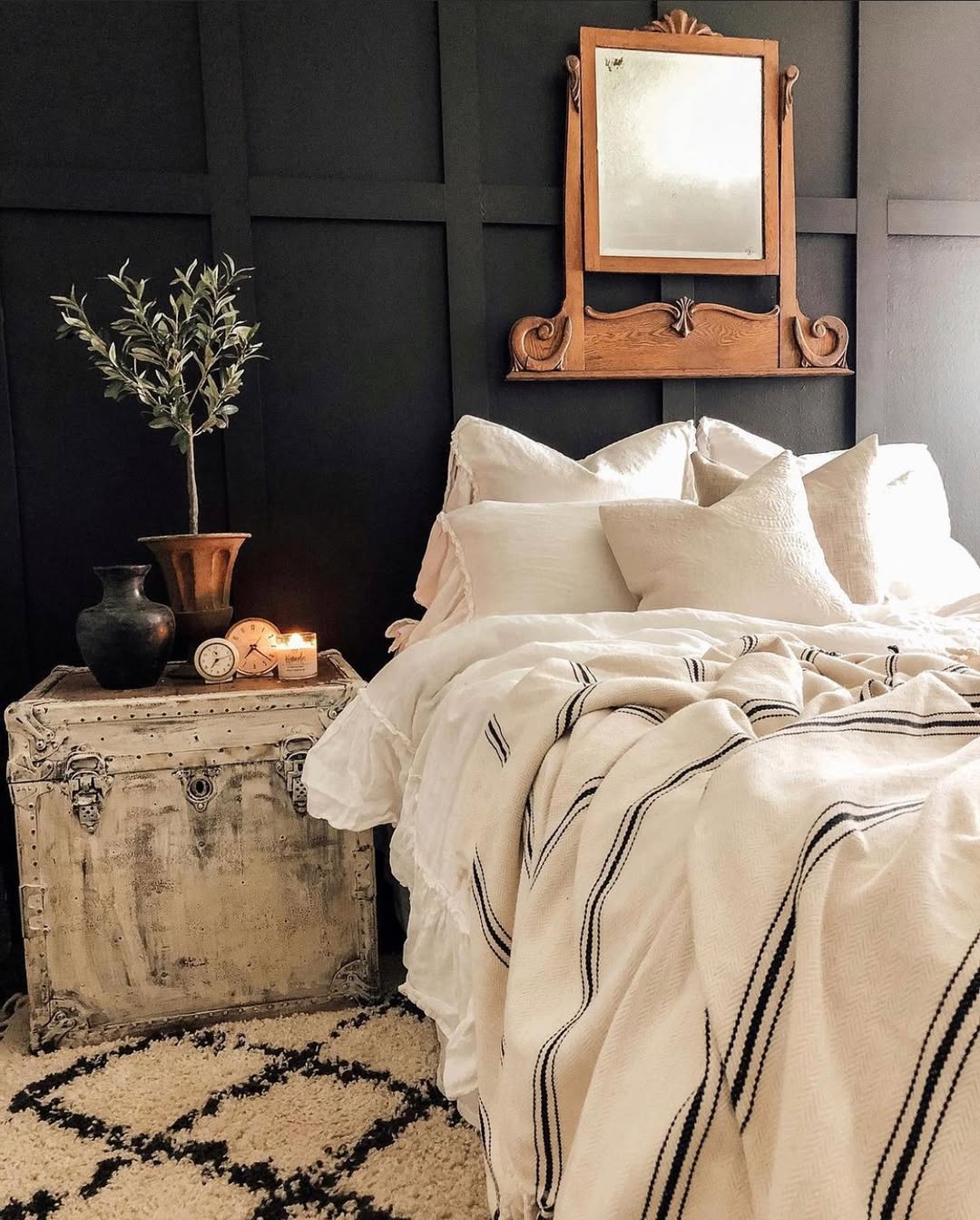 21+ Best Black and White Farmhouse Bedroom Designs for a Timeless Look