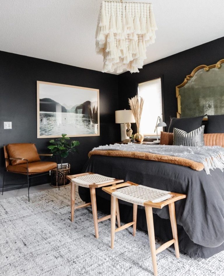 21+ Best Black and White Farmhouse Bedroom Designs for a Timeless Look