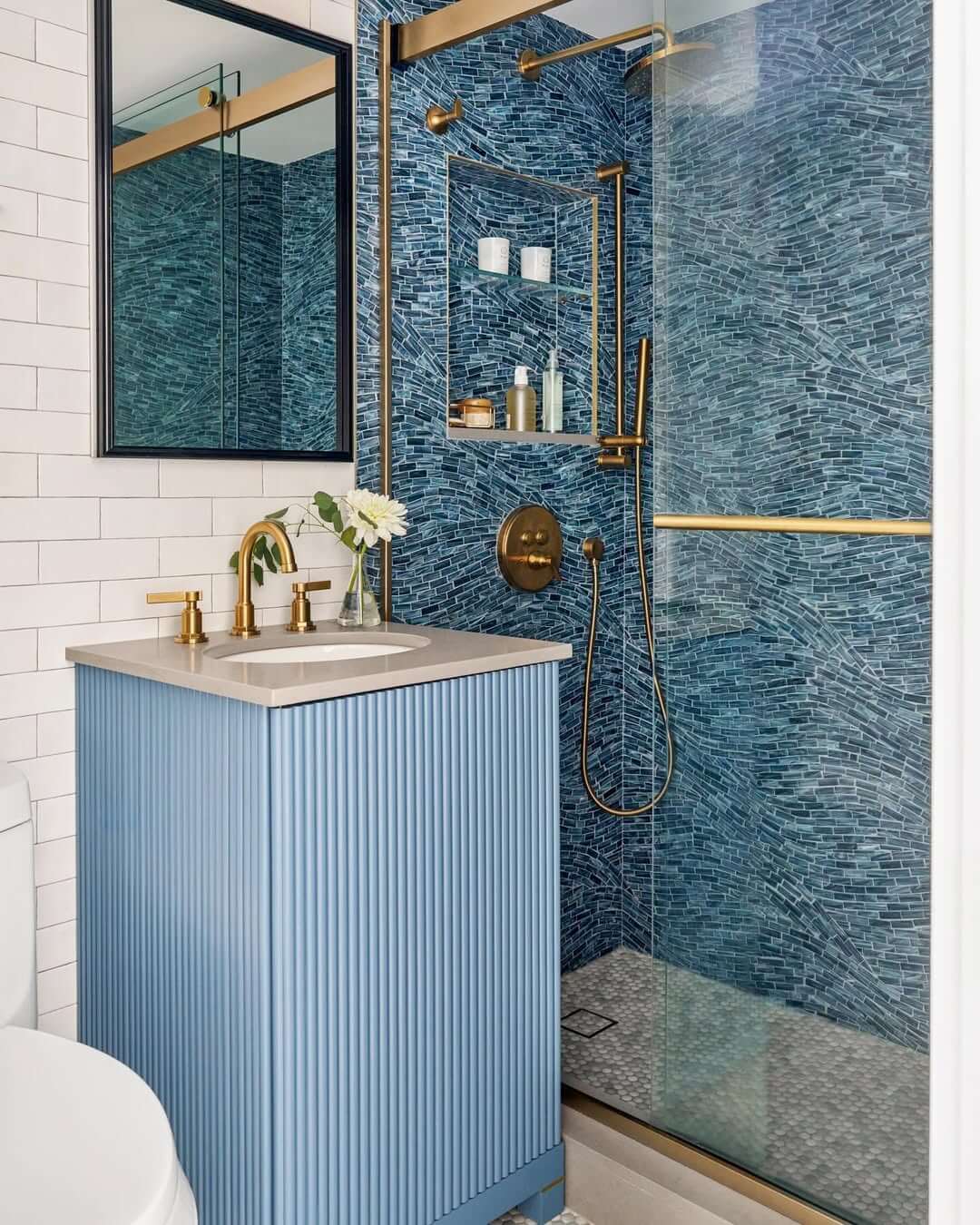 29 Stunning Blue Bathroom Design Ideas to Transform Your Space - Evinco ...