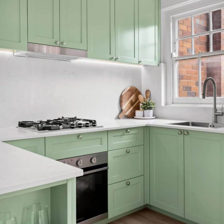 40+ Green Kitchen Cabinet Ideas for a Fresh and Inviting Space