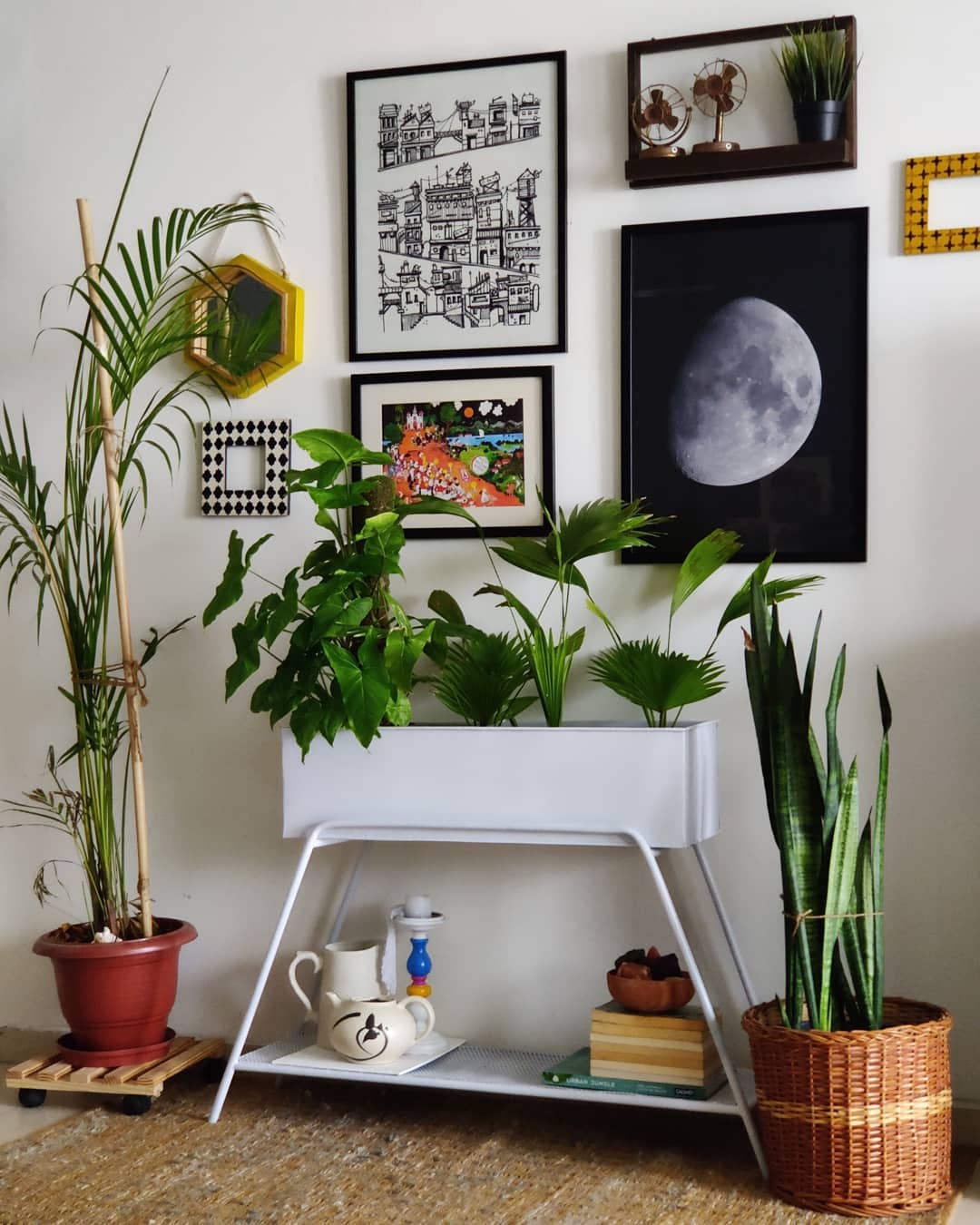 31+ Stunning Living Room Gallery Wall Ideas to Elevate Your Space