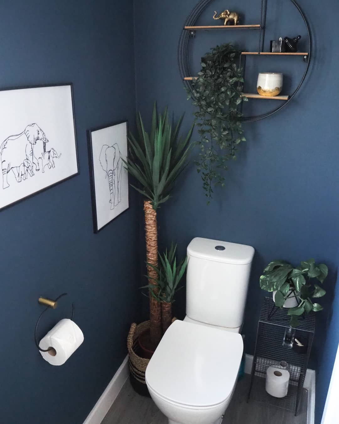 25+ Navy Blue Bathroom Wall Ideas for a Bold and Luxurious Look