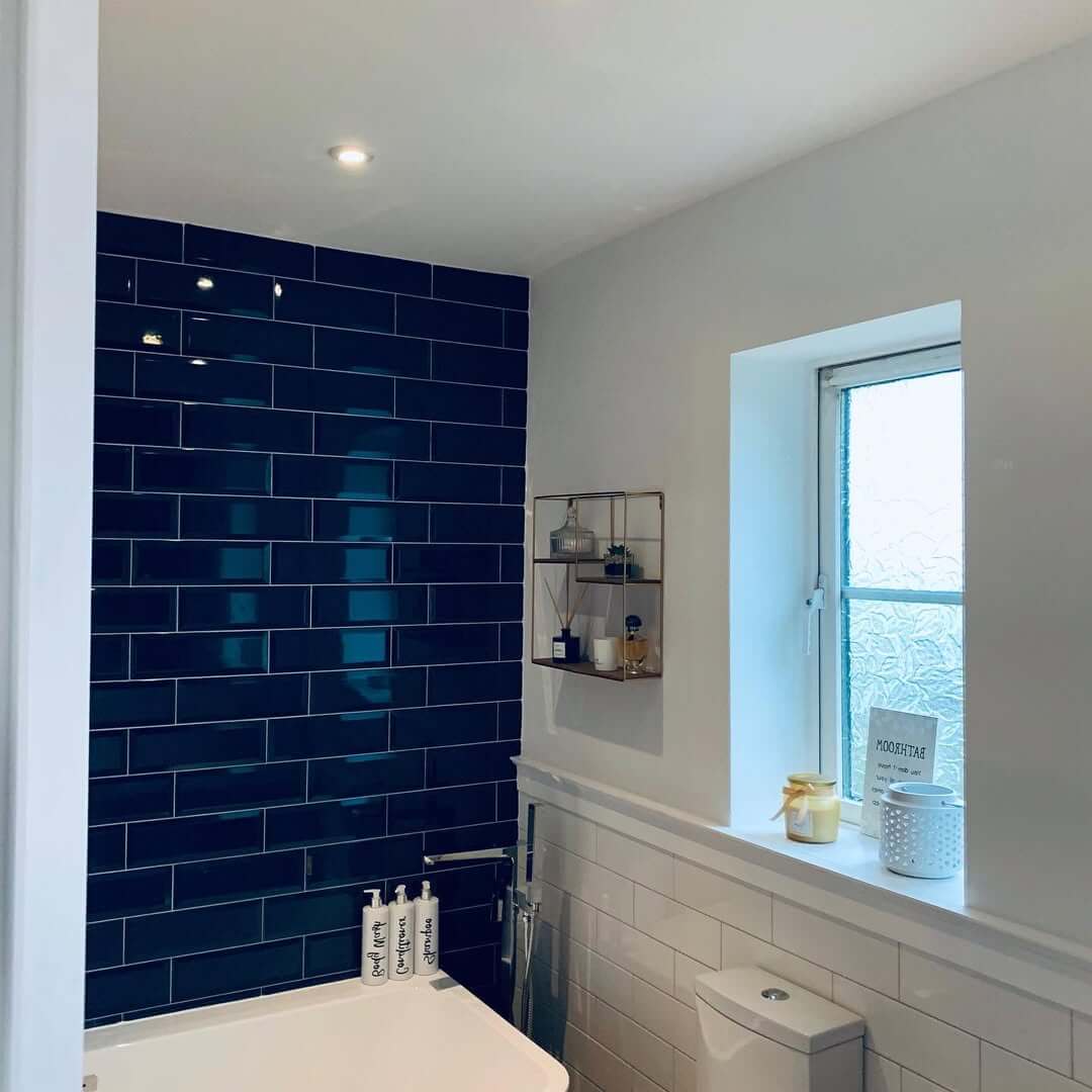 25+ Navy Blue Bathroom Wall Ideas for a Bold and Luxurious Look