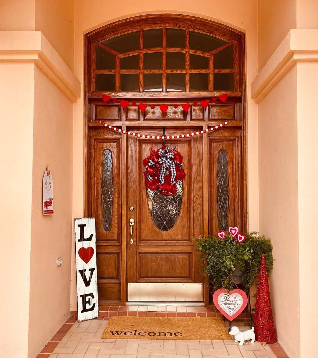 17+ Valentine Front Porch Ideas for a Festive & Cozy Entrance