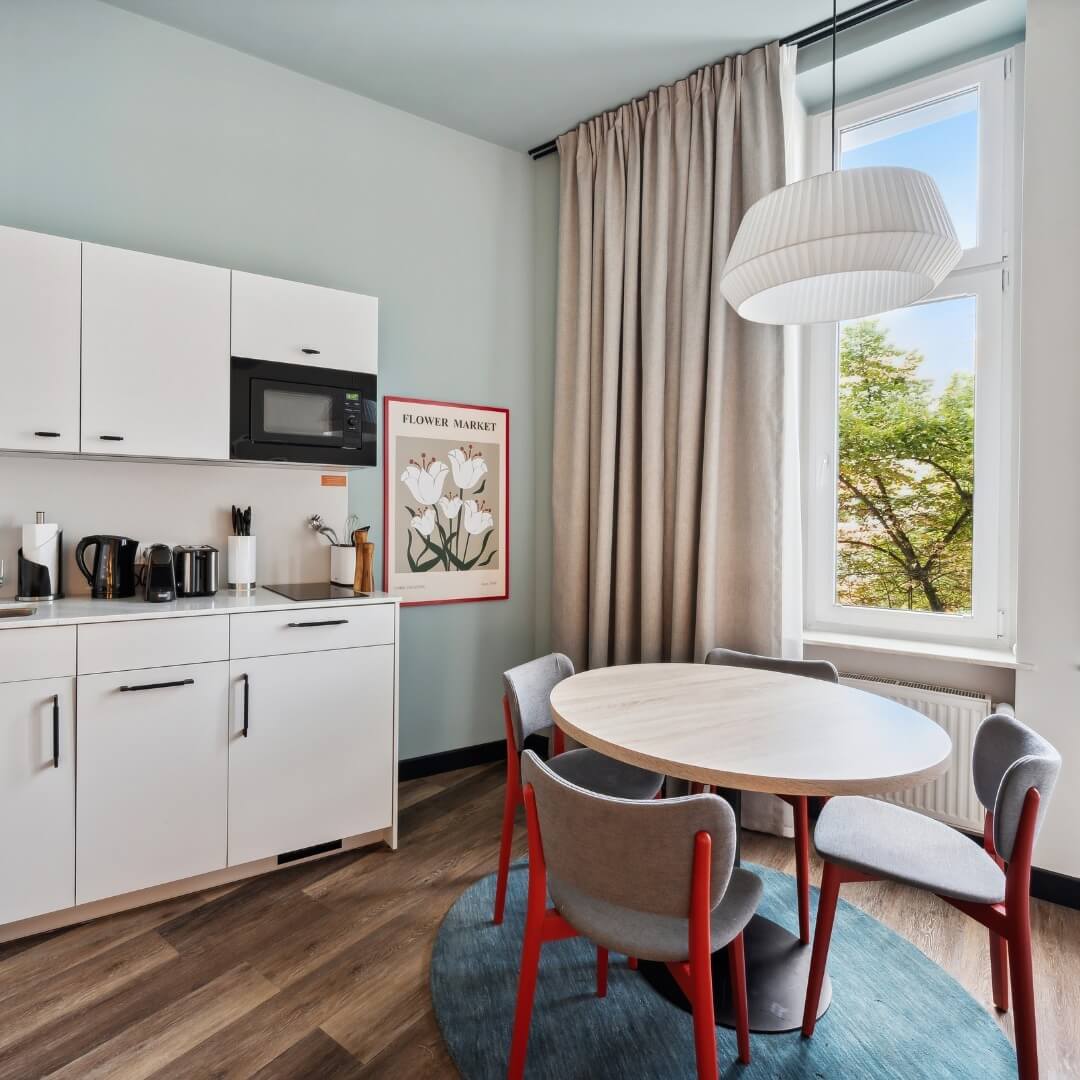 29 Stylish and Space-Saving Apartment Kitchen Ideas - Evinco Design