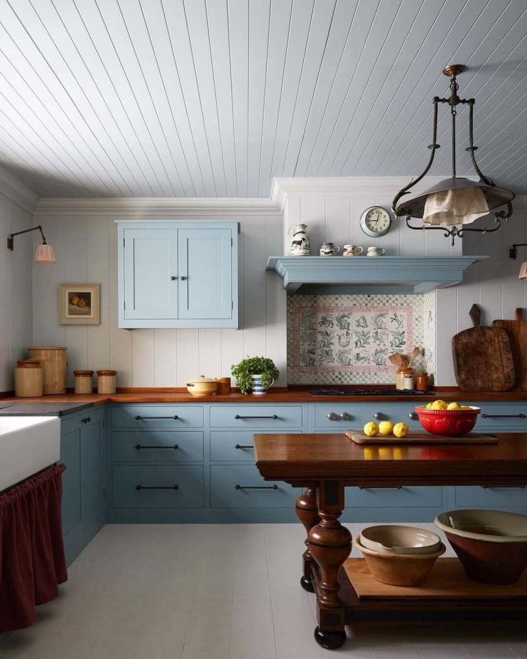 29 Stylish and Space-Saving Apartment Kitchen Ideas - Evinco Design