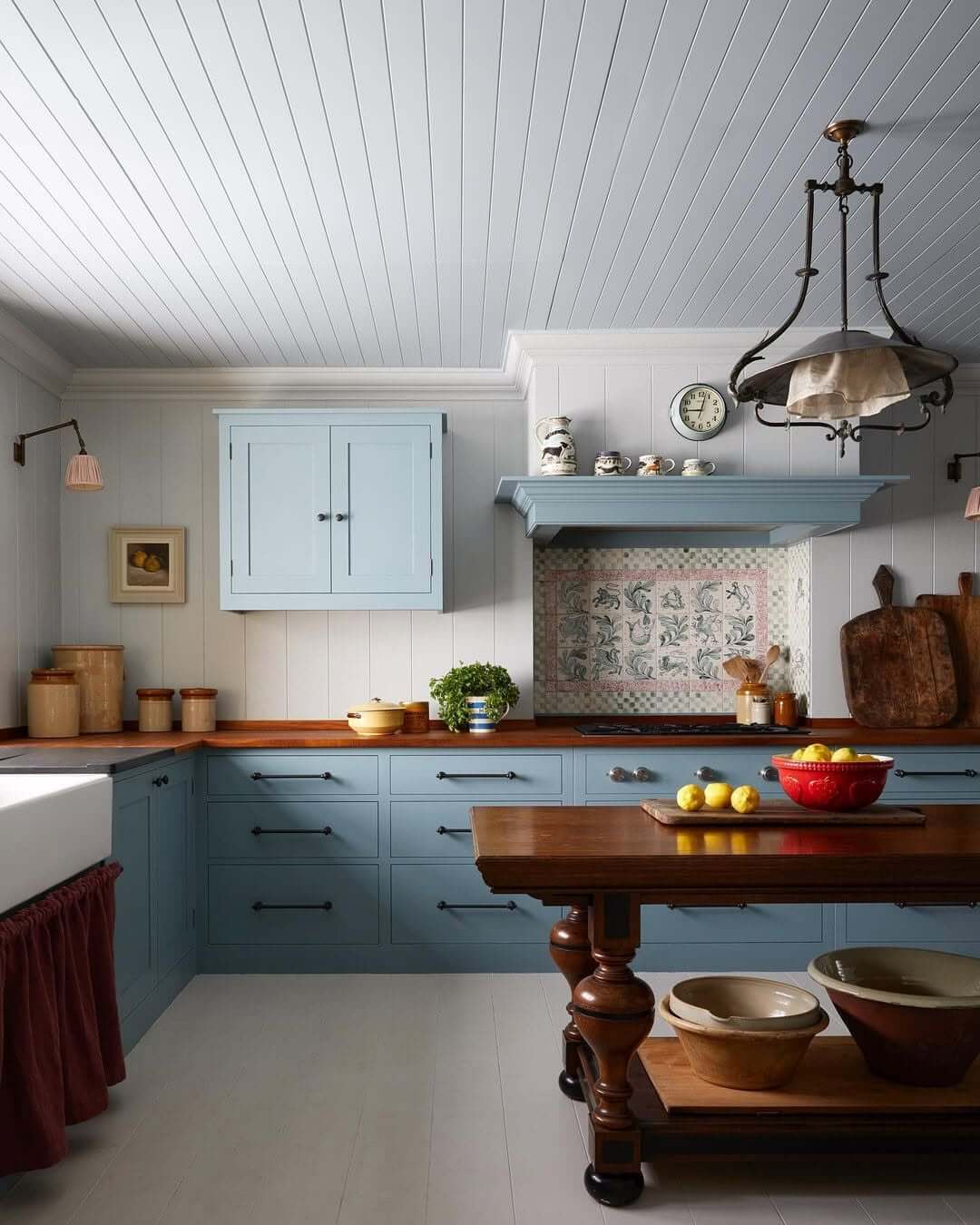 29 Stylish and Space-Saving Apartment Kitchen Ideas - Evinco Design