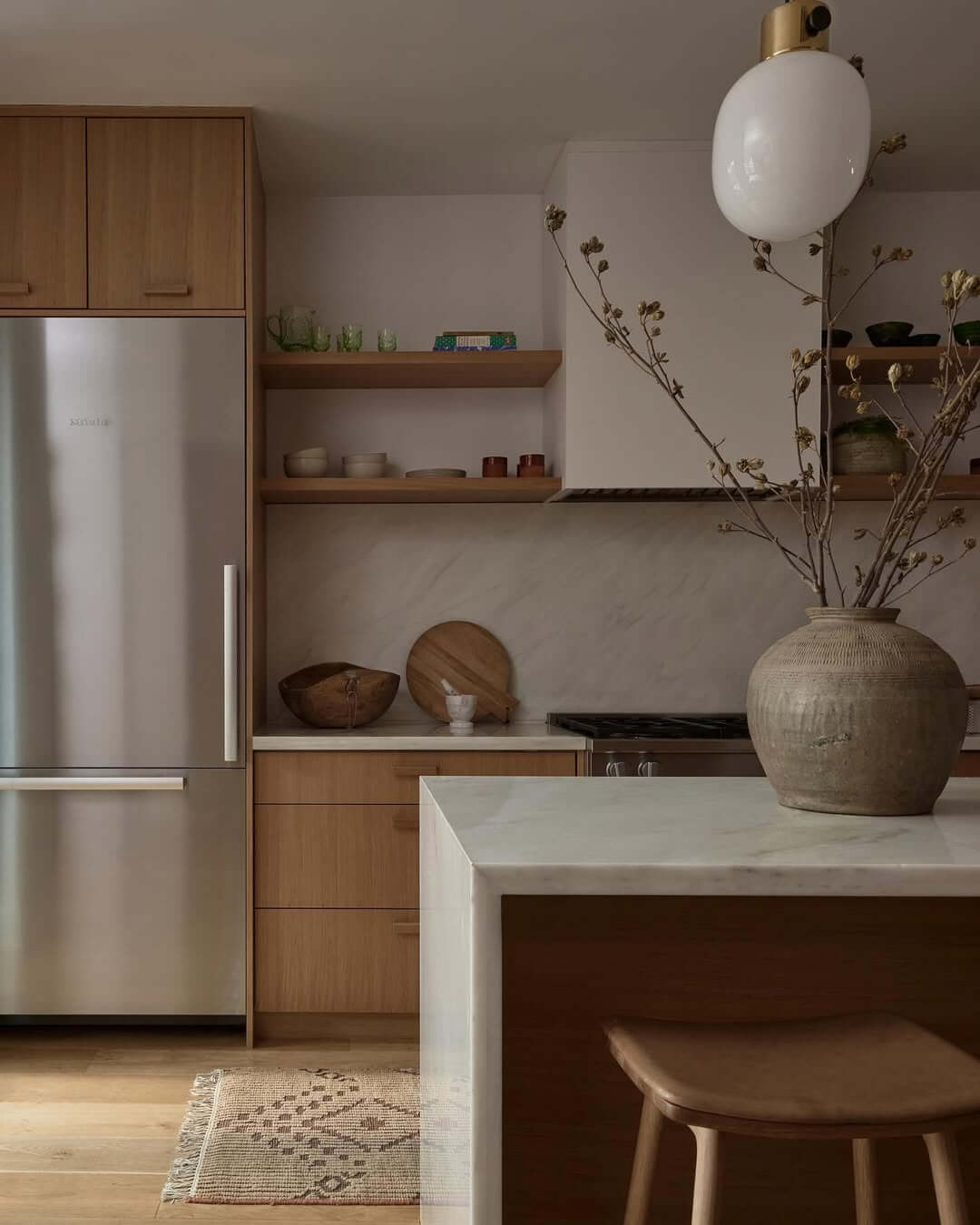 Stunning White Oak Kitchen Cabinets That Redefine Modern Elegance