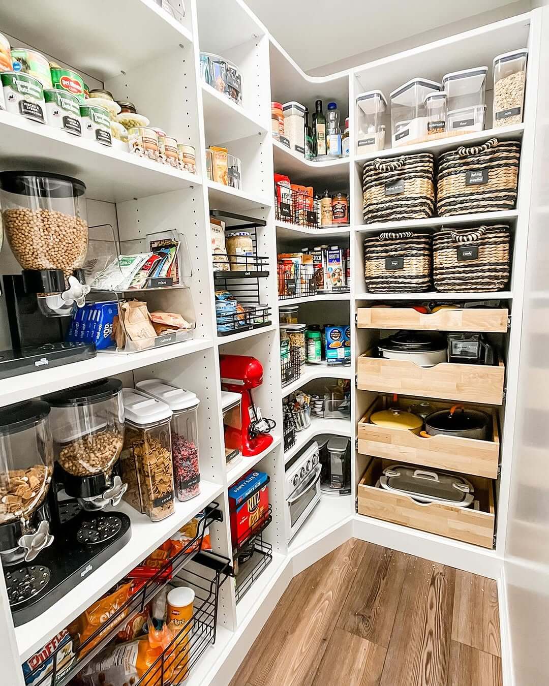 Space-Saving Pantry Ideas for a Clutter-Free Kitchen - Space-Saving Pullout Pantry Ideas