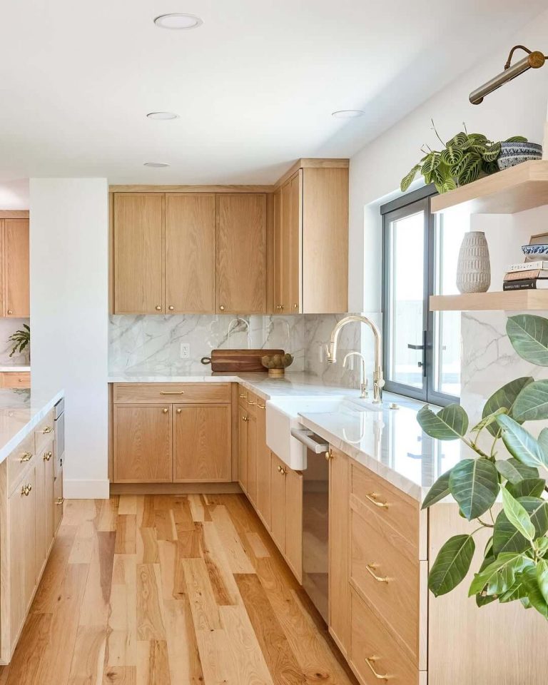 Stunning White Oak Kitchen Cabinets That Redefine Modern Elegance