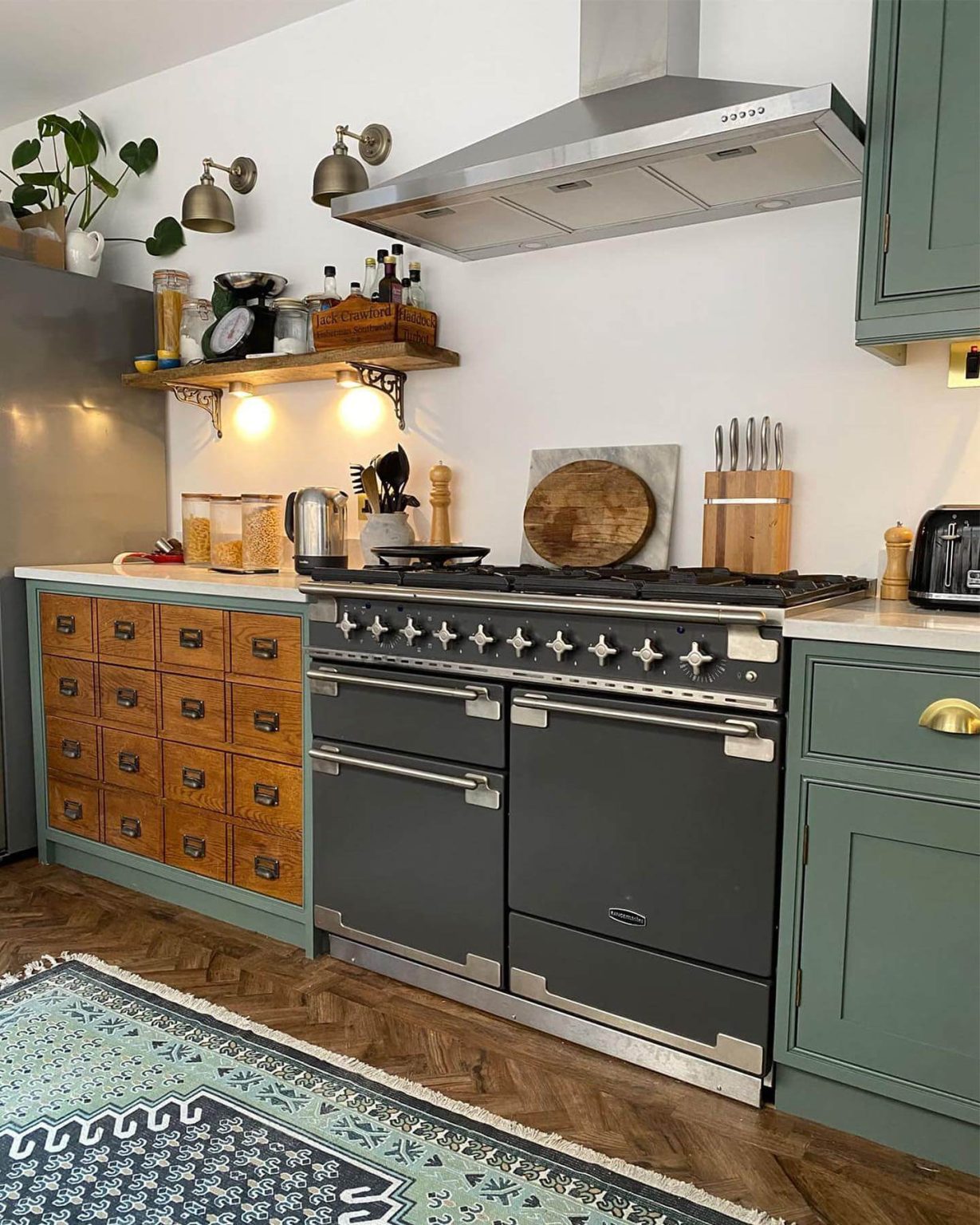 Stunning Apothecary Kitchen Ideas to Add Vintage Charm to Your Home ...