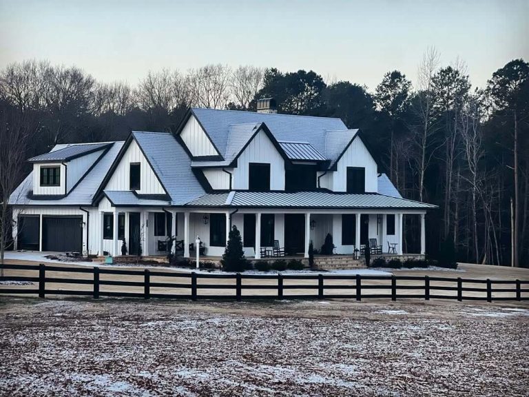 Stunning White Farmhouse Exteriors That Redefine Rustic Charm