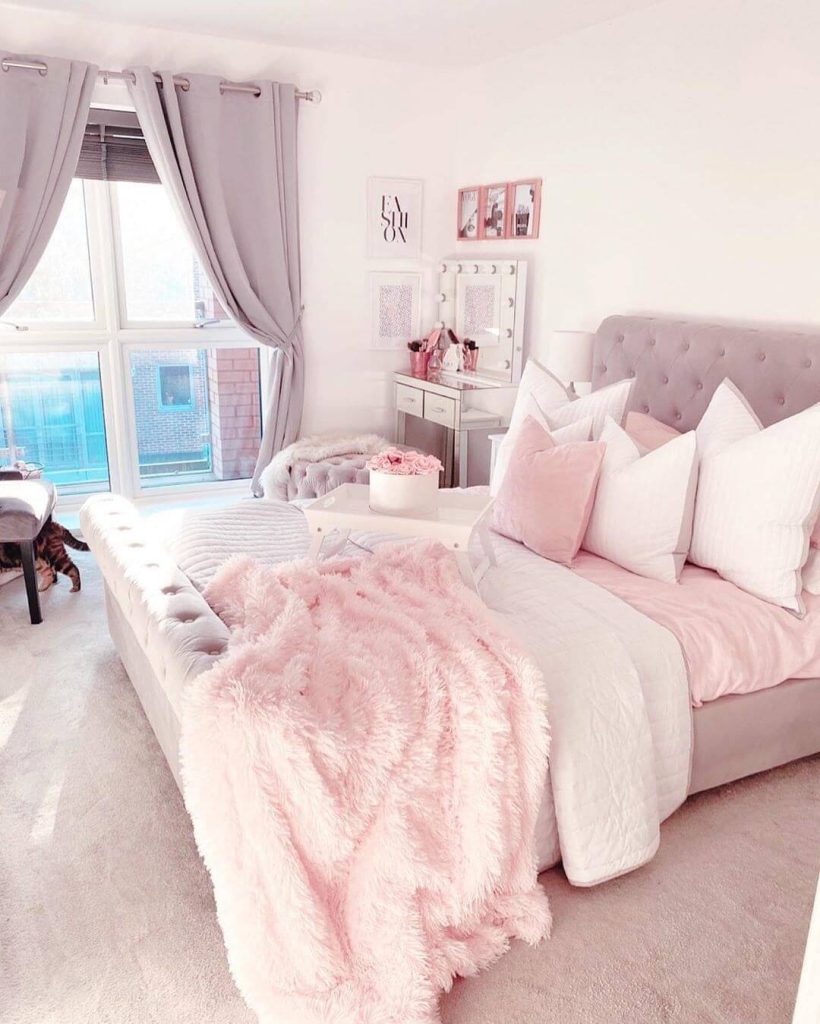 12. Muted Elegance with Vintage Touches