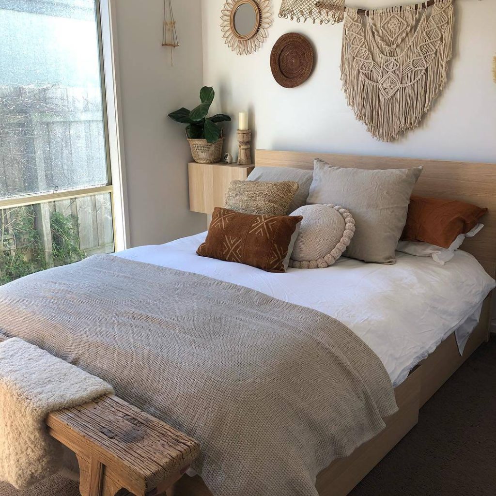 13. Earthy Coastal with Natural Textures