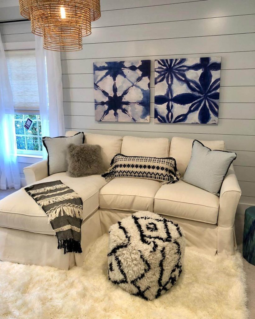 13. Chic Lounge for Teen Hangouts